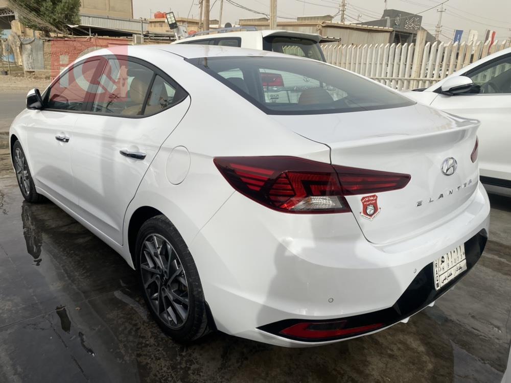 هیوندای ئەلەنترا